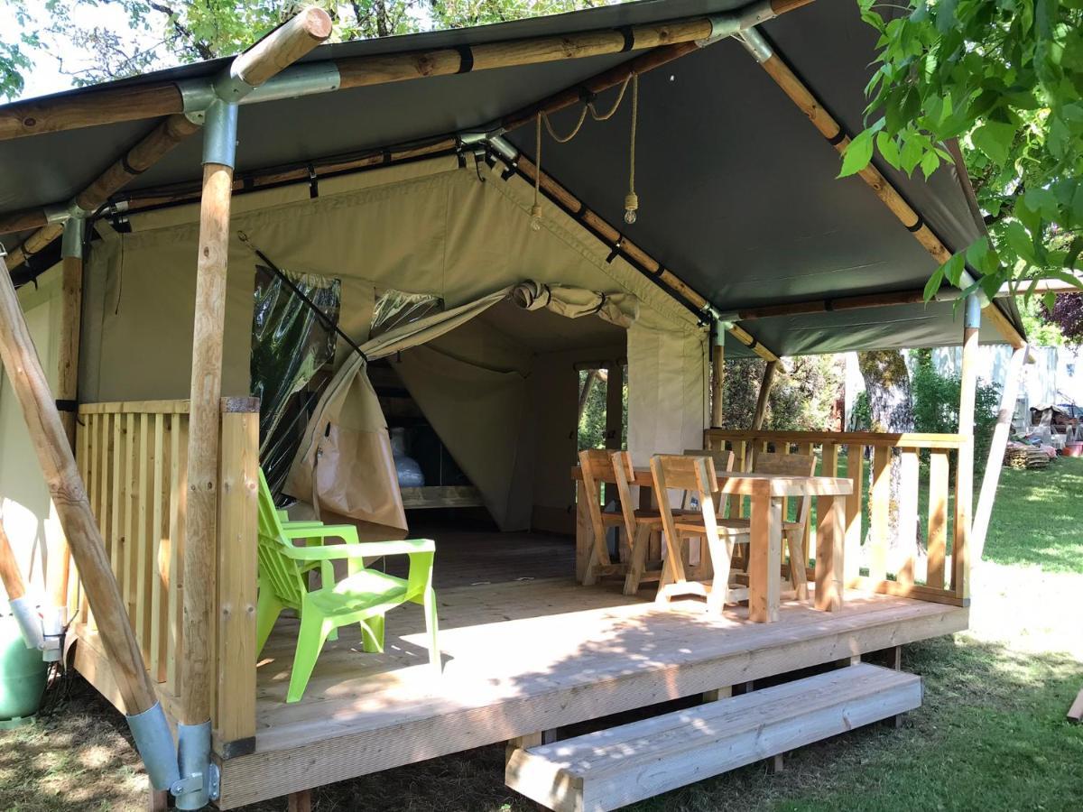 Hotel Camping Le Mondou Saint-Julien-de-Lampon Exterior foto